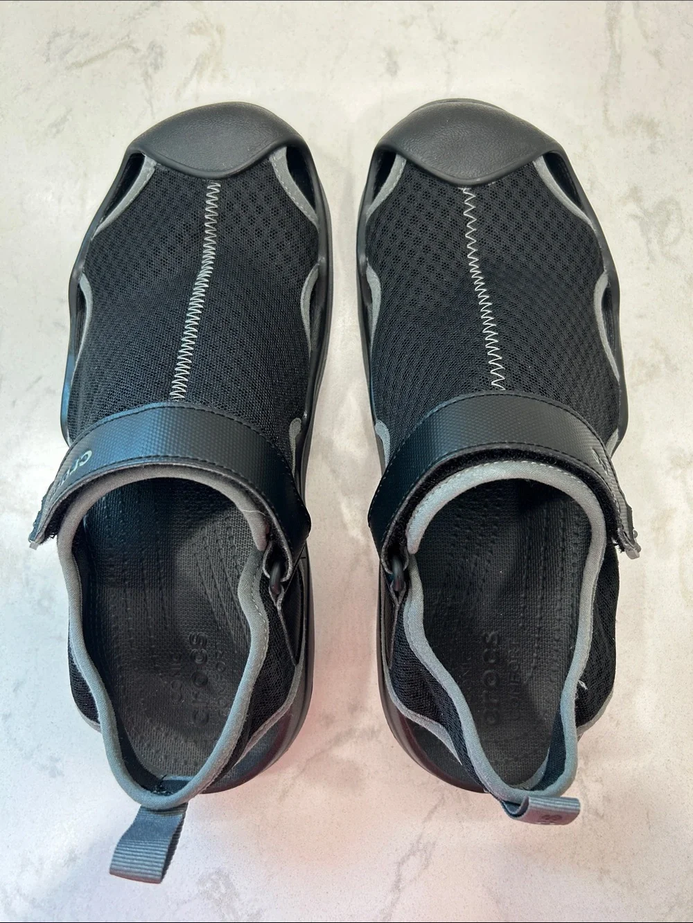 CROCS Swiftwater Mesh Deck Sandal Athletic Men’s Size 10 Black & Gray NEW